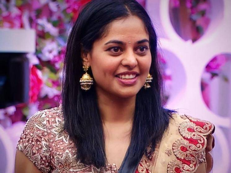 Isn't there even a piece of cloth for that..?  Fans rushed to see Bindu Madhavi..!-oneindia news