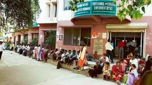 53.48 lakh people are waiting for government jobs-oneindia news