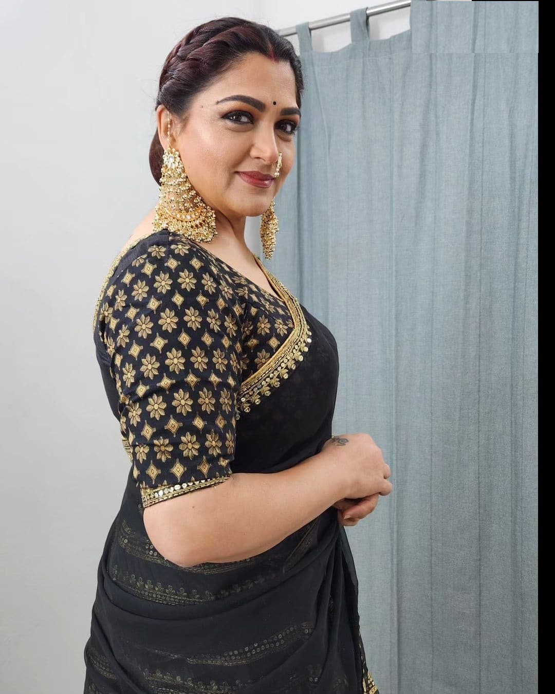 If you give me this, I will act.. otherwise I can't.. Khushboo, the controversial actress...!-oneindia news