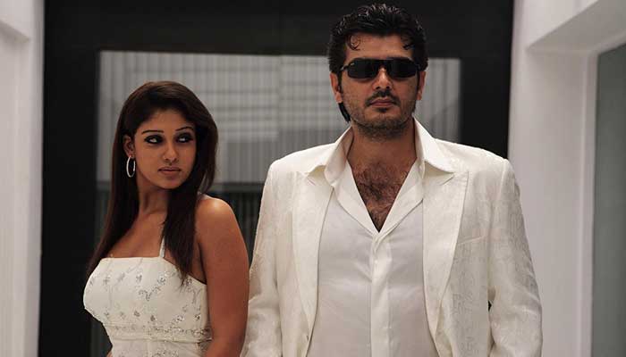 Nayanthara stood in front of him in a wet bathing suit.-oneindia news