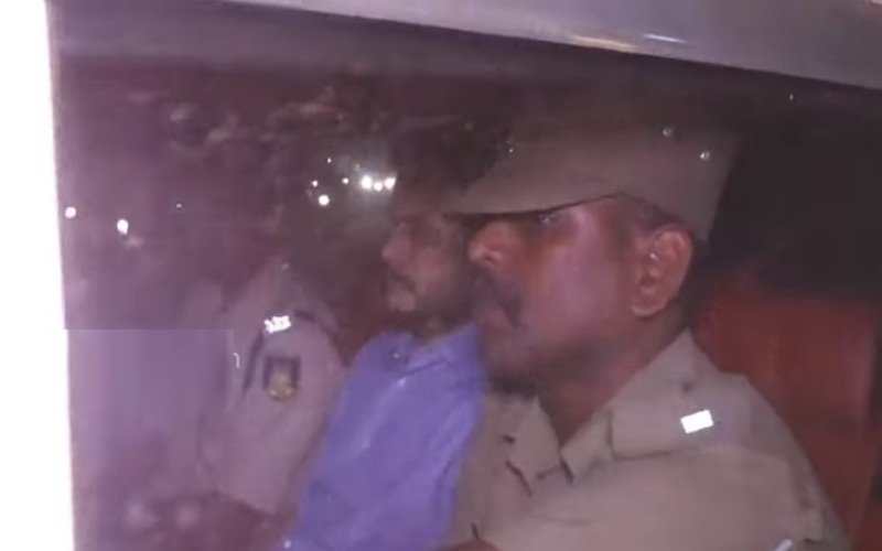 The enforcement department took Minister Senthil Balaji into custody!